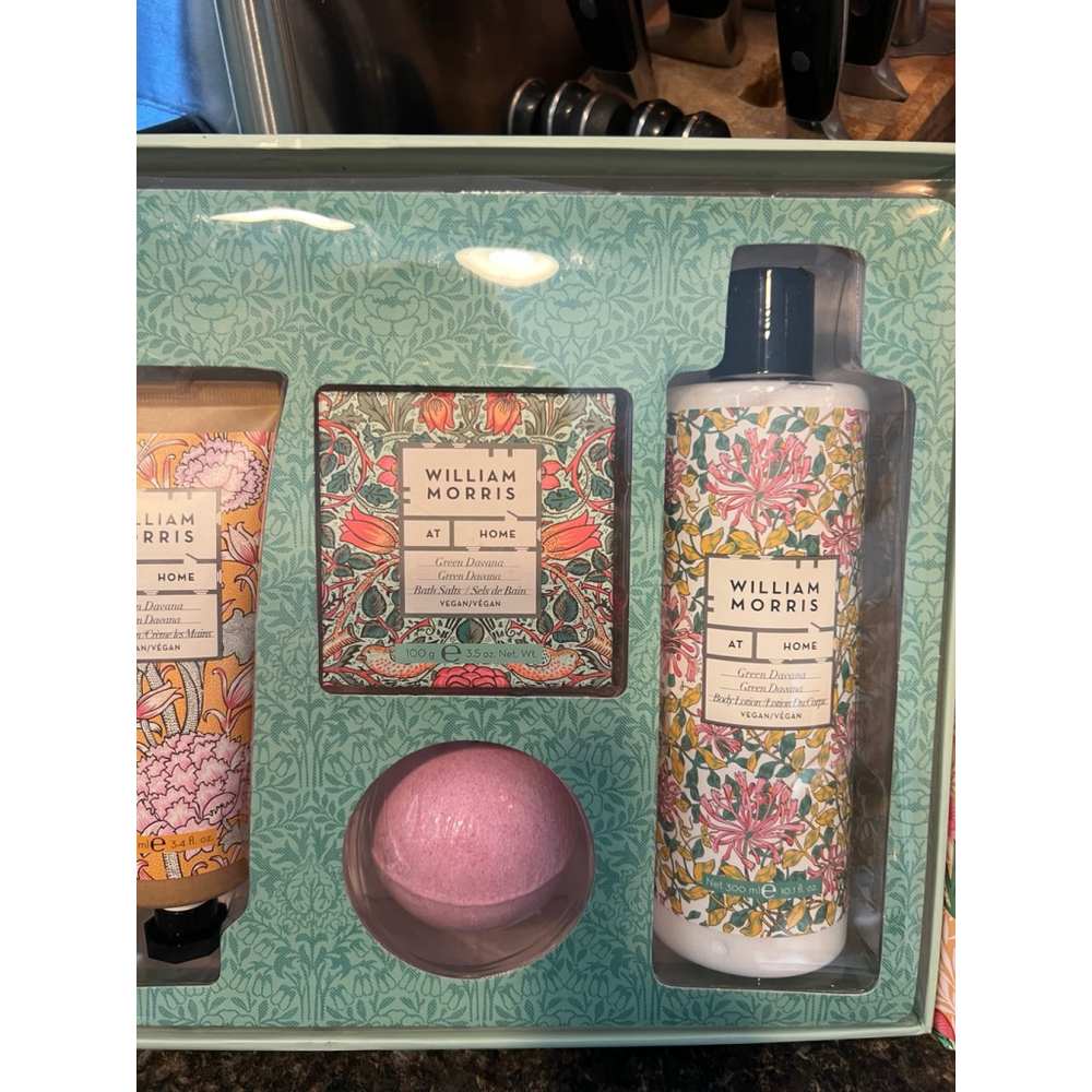New WILLIAM MORRIS AT HOME Rose Body Care Set - Picture 5 of 5